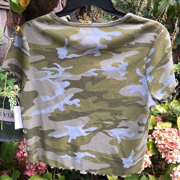 AWAKE! NEW! camo print crop top. - Picture 6 of 6